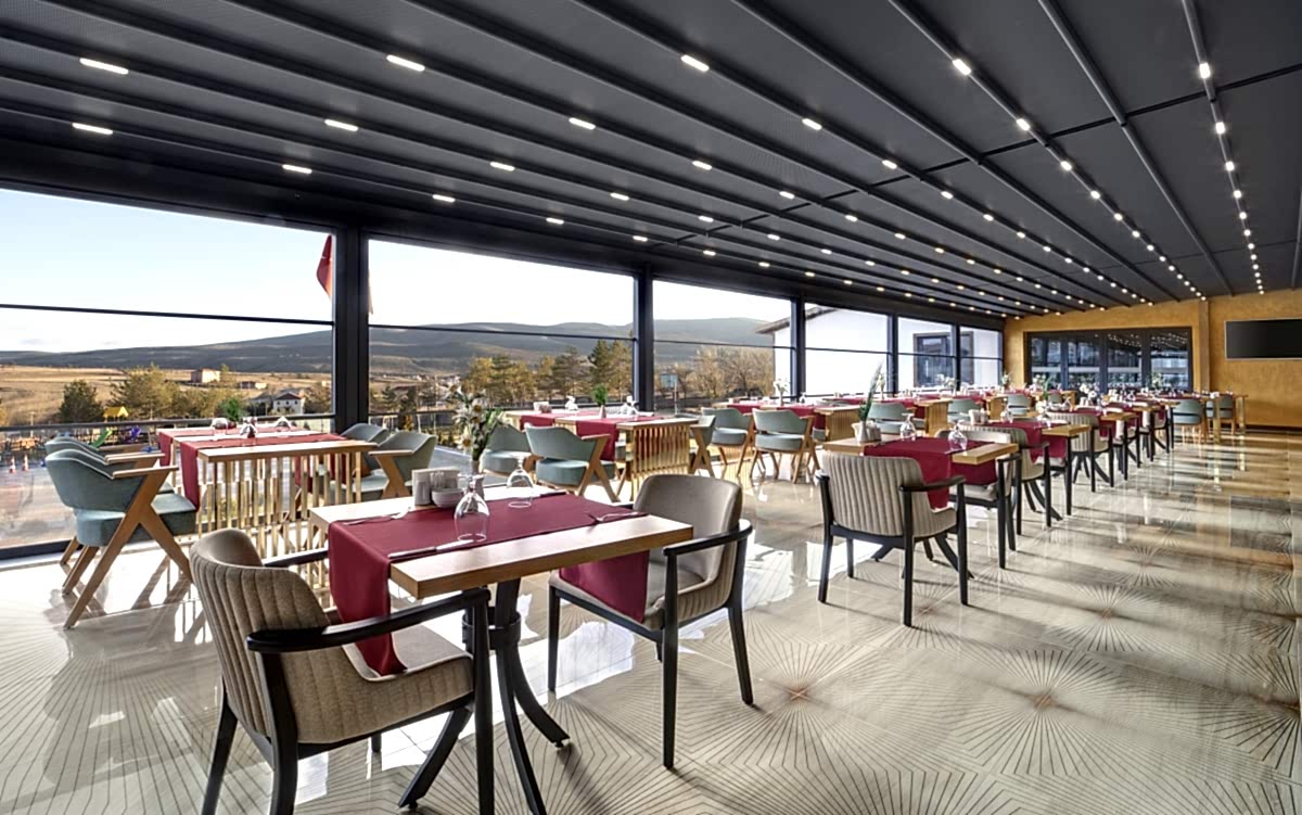 VERANDA RESTAURANT
